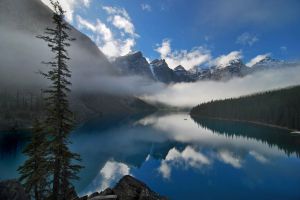 BANFF - Moraine Lake Lonely Canoe